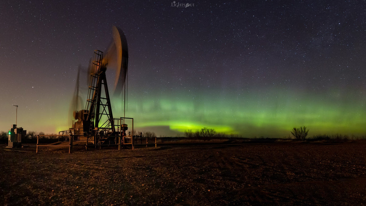 North Dakota Sweet Crude – Lights Out Images